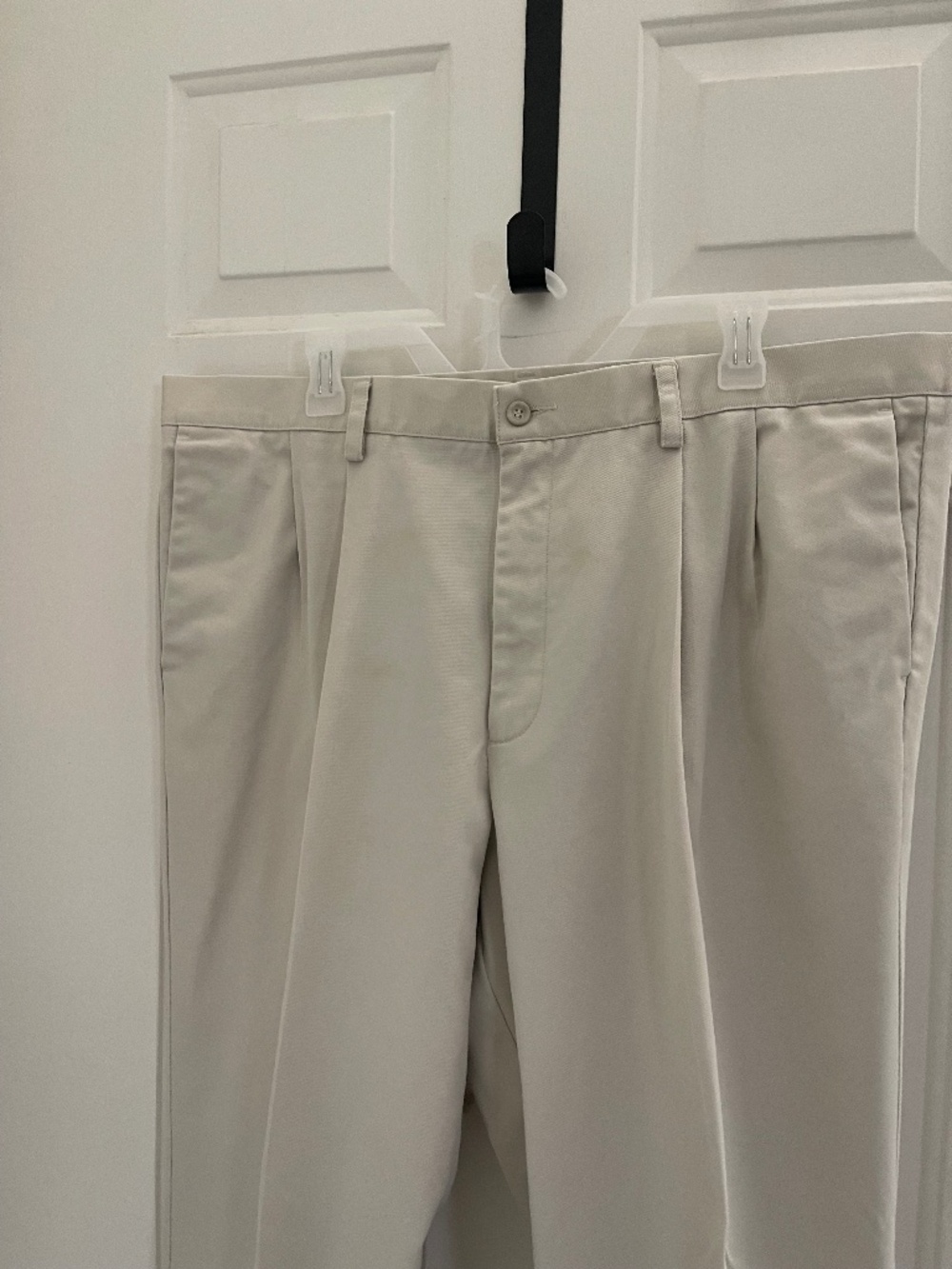 Dockers Mens Khaki Chino Pants 42x30 Pleated - Picture 6 of 15